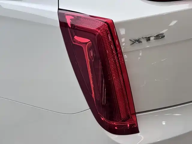 Cadillac XTS 2017 — фото 13