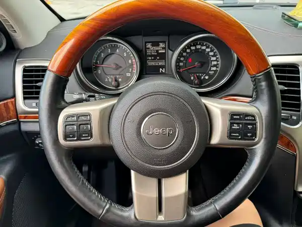 Jeep Grand Cherokee 2011
