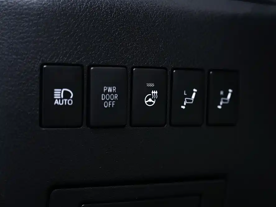 Toyota Alphard 2020 — фото 16