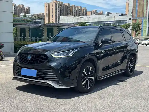 Toyota Crown Kluger 2024