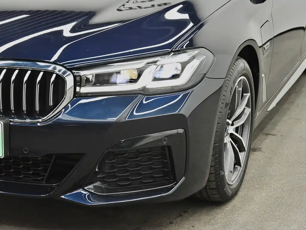 BMW 5 Series New Energy 2022 — фото 28