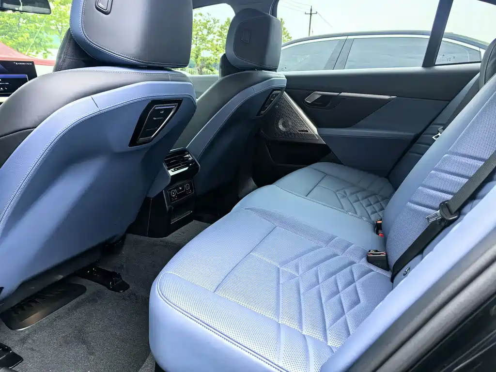 BMW 5 Series 2024