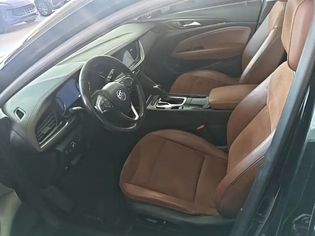 Buick Regal 2018 — фото 15