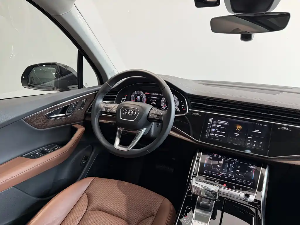 Audi Q7 2023 — фото 15