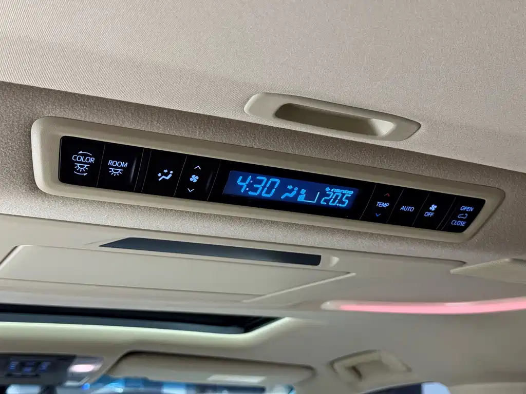 Toyota Alphard 2019 — фото 16