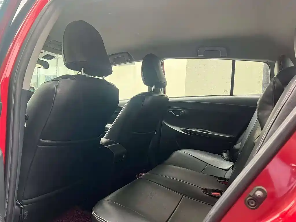 Toyota Yaris L 2014