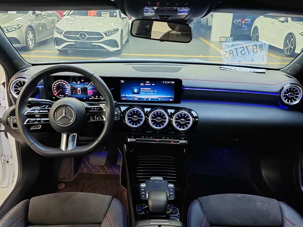 Mercedes-Benz A-Class 2023 — фото 10