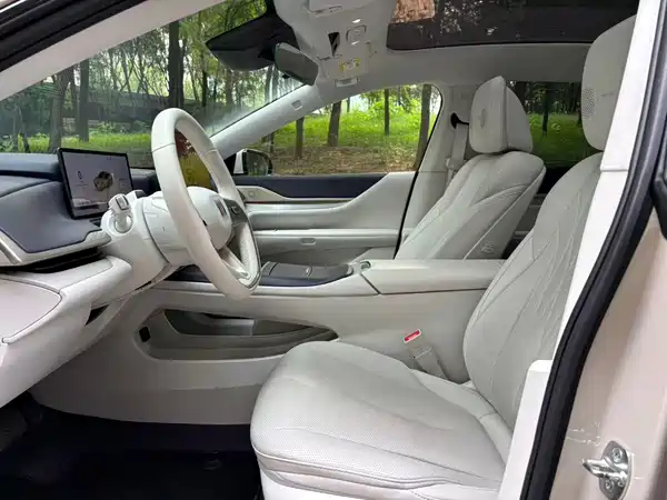Buick Zhijing L7 2025