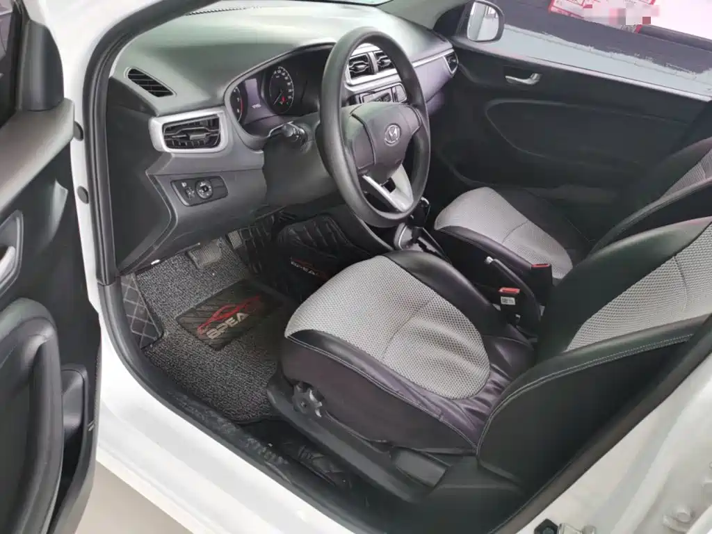 Hyundai Verna 2018 — фото 12