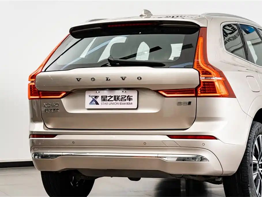 Volvo XC60 2025 — фото 8