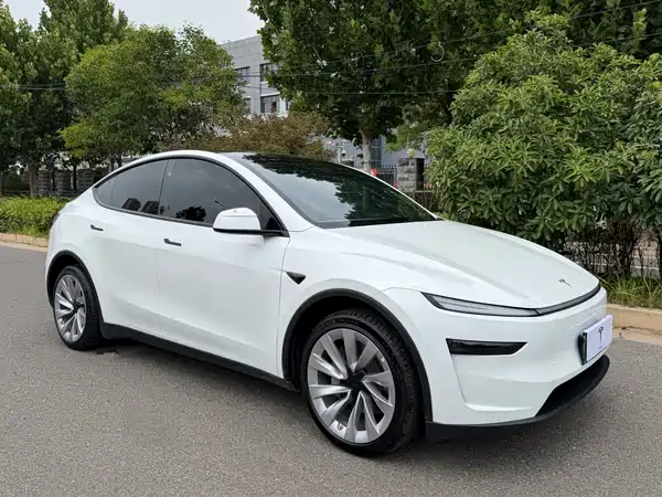 Tesla Model Y 2026