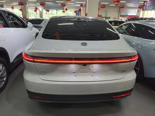 NIO ET7 2025