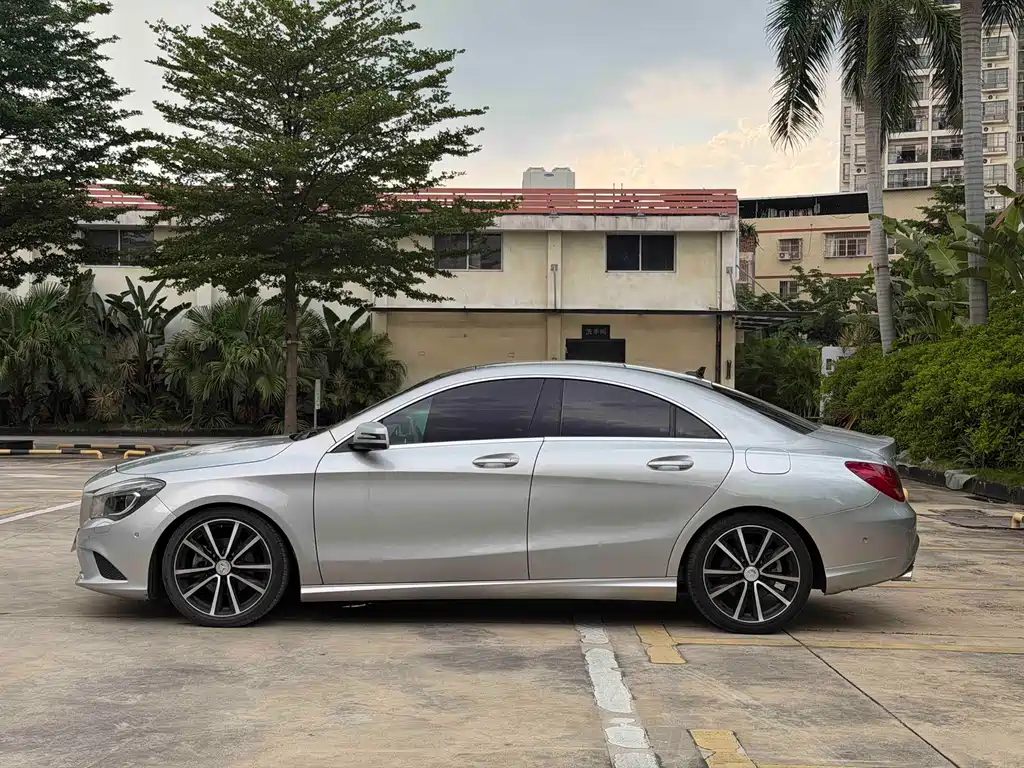 Mercedes-Benz CLA 2015
