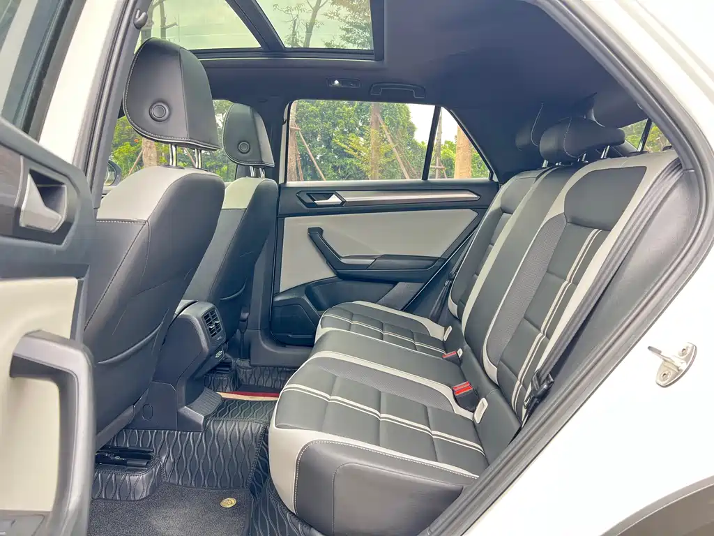 Volkswagen T-Roc 2023 — фото 17