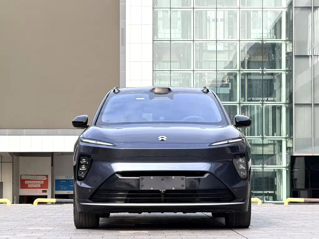 NIO ES8 2023