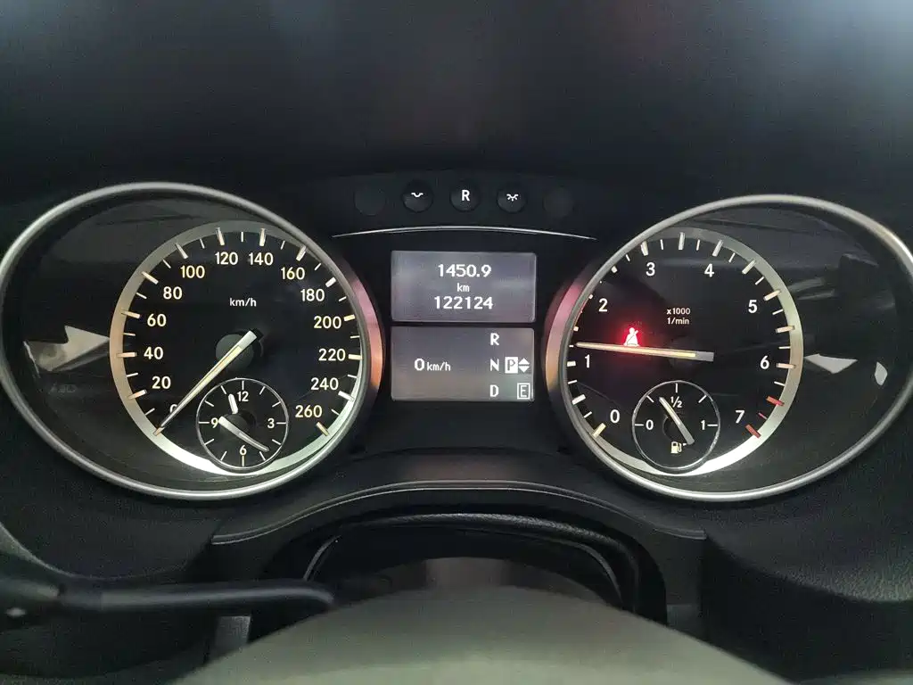 Mercedes-Benz R-Class 2016