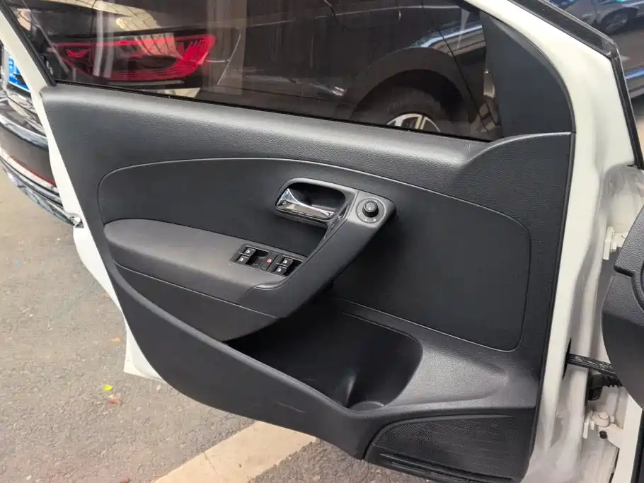 Volkswagen Polo 2016