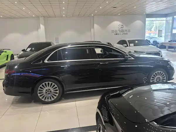 Mercedes-Benz E-Class 2022