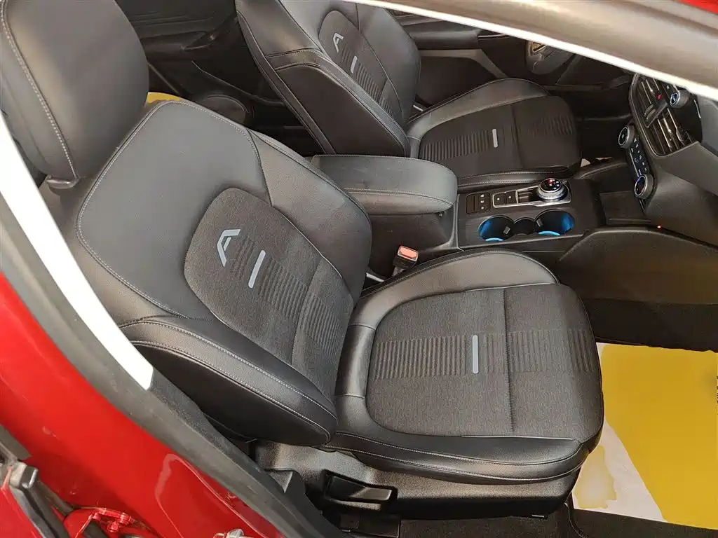 Ford Focus Active 2020 — фото 20
