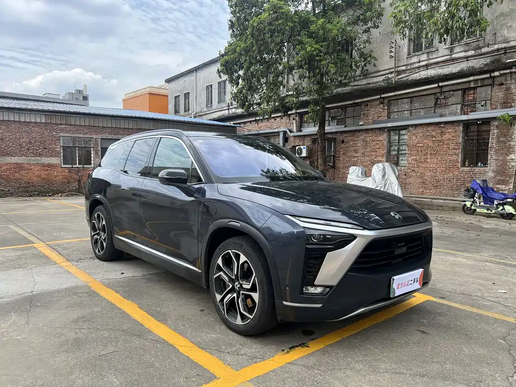 NIO ES8 2022