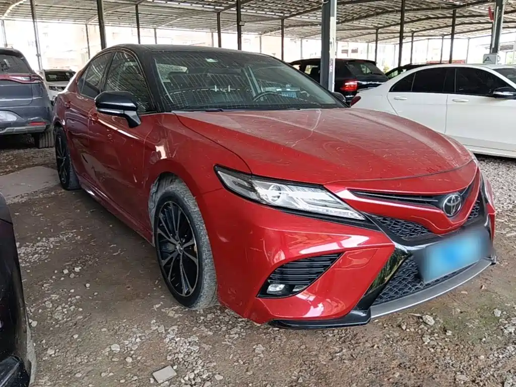 Toyota Camry 2018 — фото 4