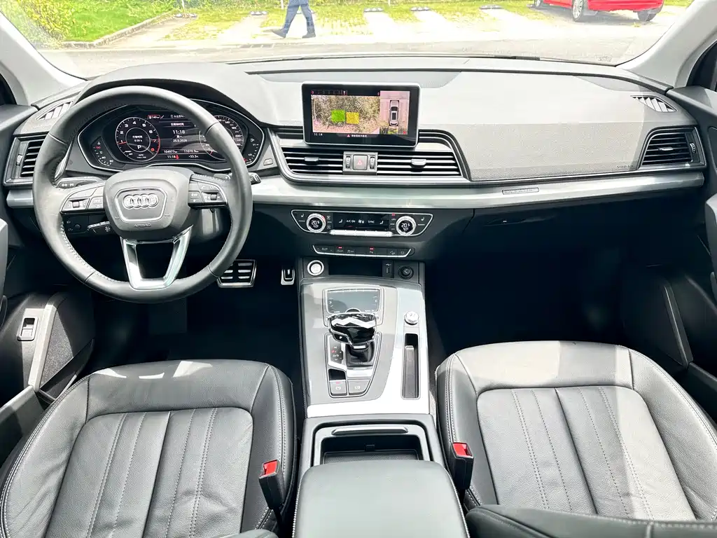 Audi Q5L 2020 — фото 10