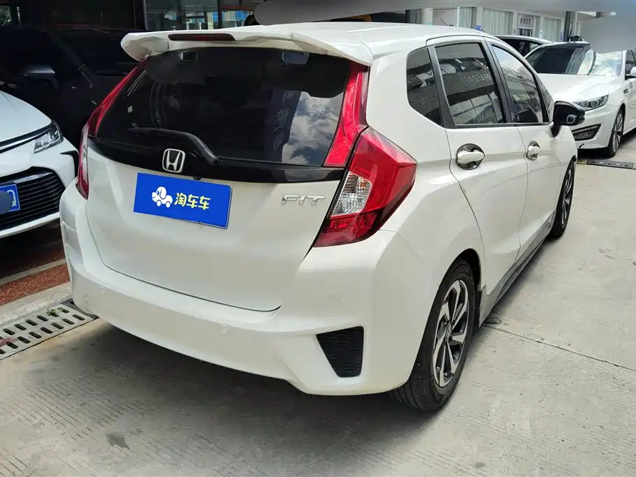 Honda Fit 2016 — фото 3