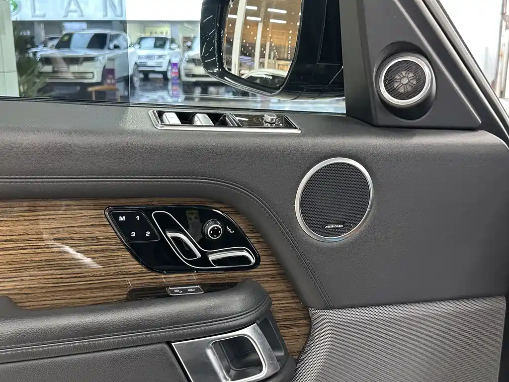 Land Rover Range Rover 2019 — фото 10