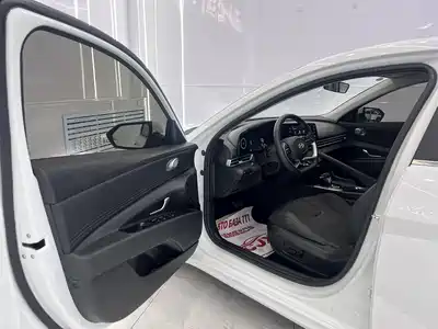 Hyundai Elantra 2023