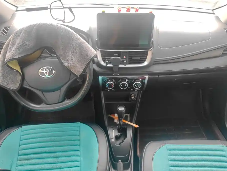 Toyota Yaris L 2020 — фото 12