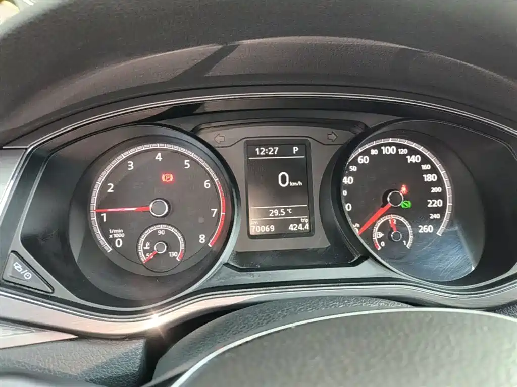 Volkswagen Passat 2018 — фото 12