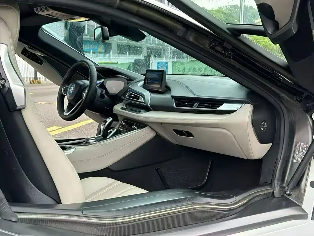 BMW i8 2016 — фото 6