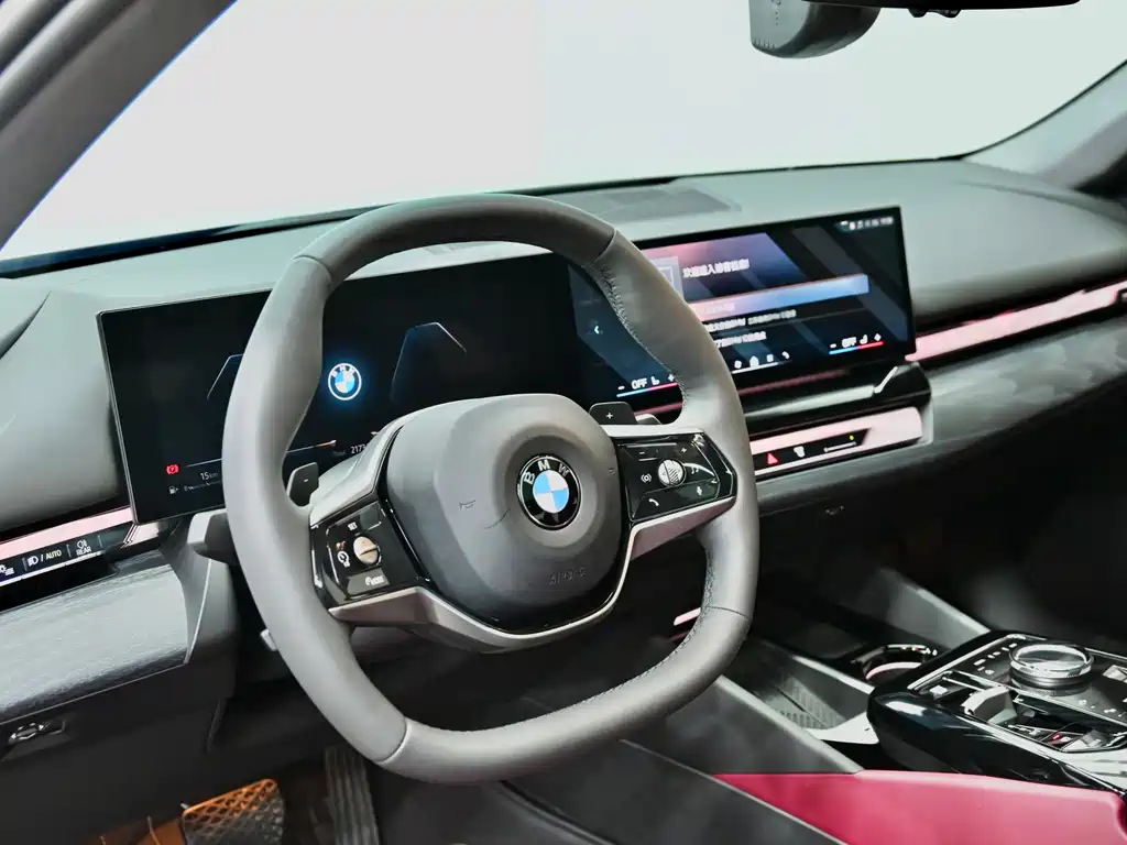 BMW 5 Series 2024 — фото 19