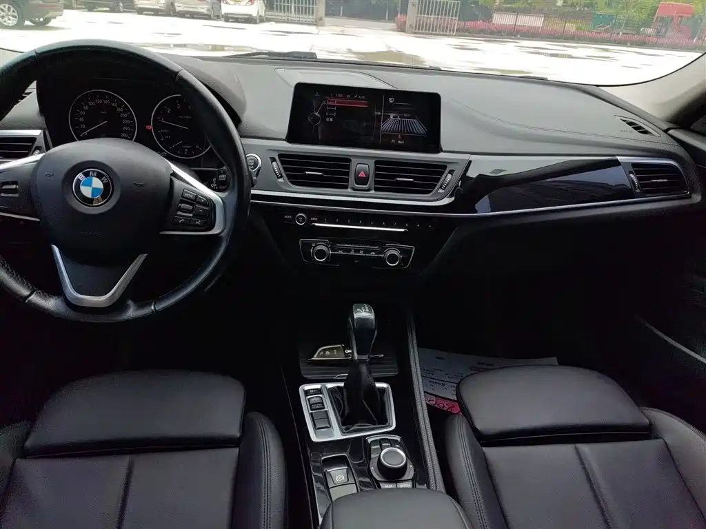 BMW 1 Series 2017 — фото 13