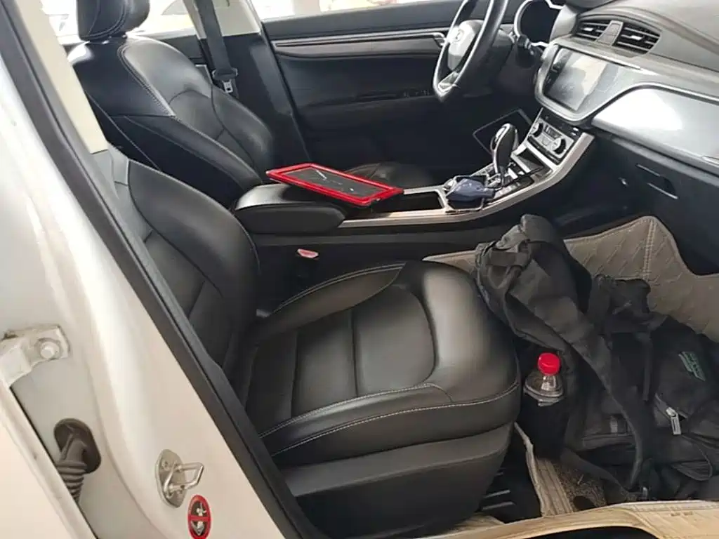 Geely Emgrand GS 2019 — фото 25