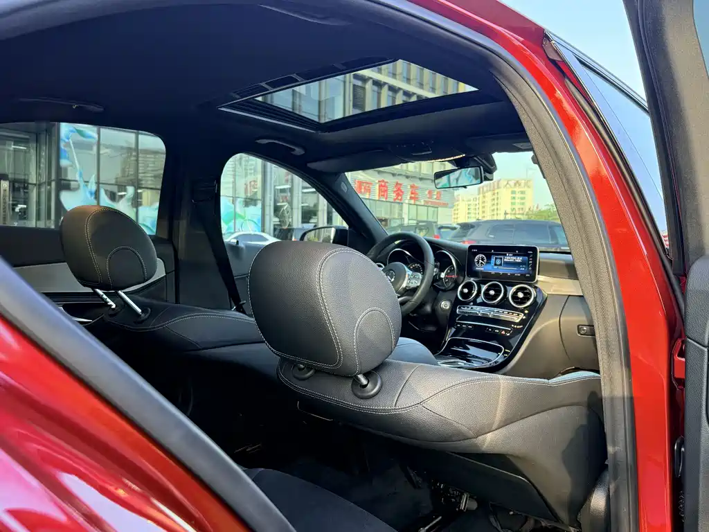 Mercedes-Benz C-Class 2019 — фото 19