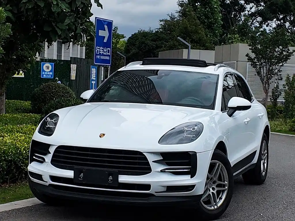 Porsche Macan 2020 — фото 1
