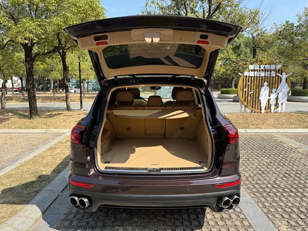 Porsche Cayenne 2016 — фото 15