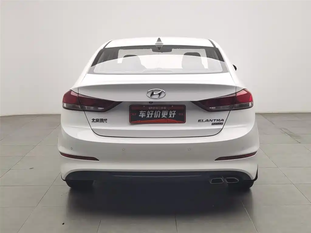 Hyundai Elantra 2019 — фото 4