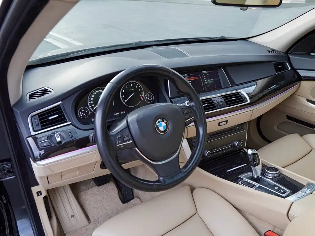 BMW 5 Series GT 2013 — фото 13