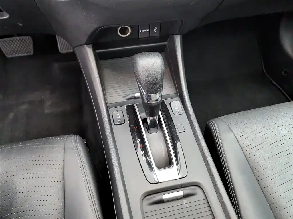 Honda Jade 2015 — фото 13