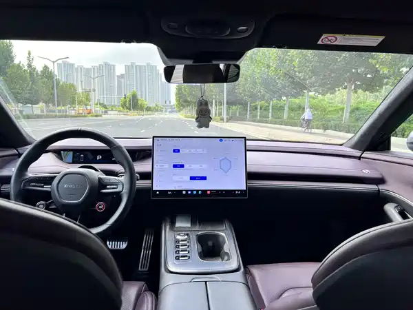 Xiaomi SU7 2024