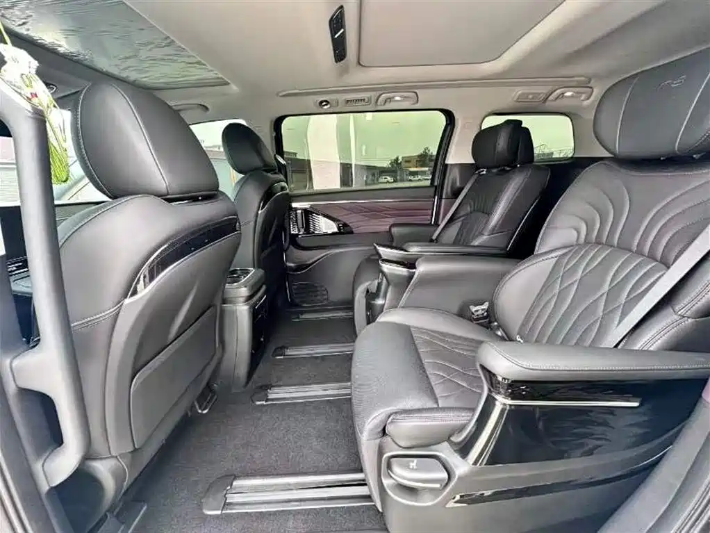 GAC Motor Trumpchi M8 2025 — фото 9