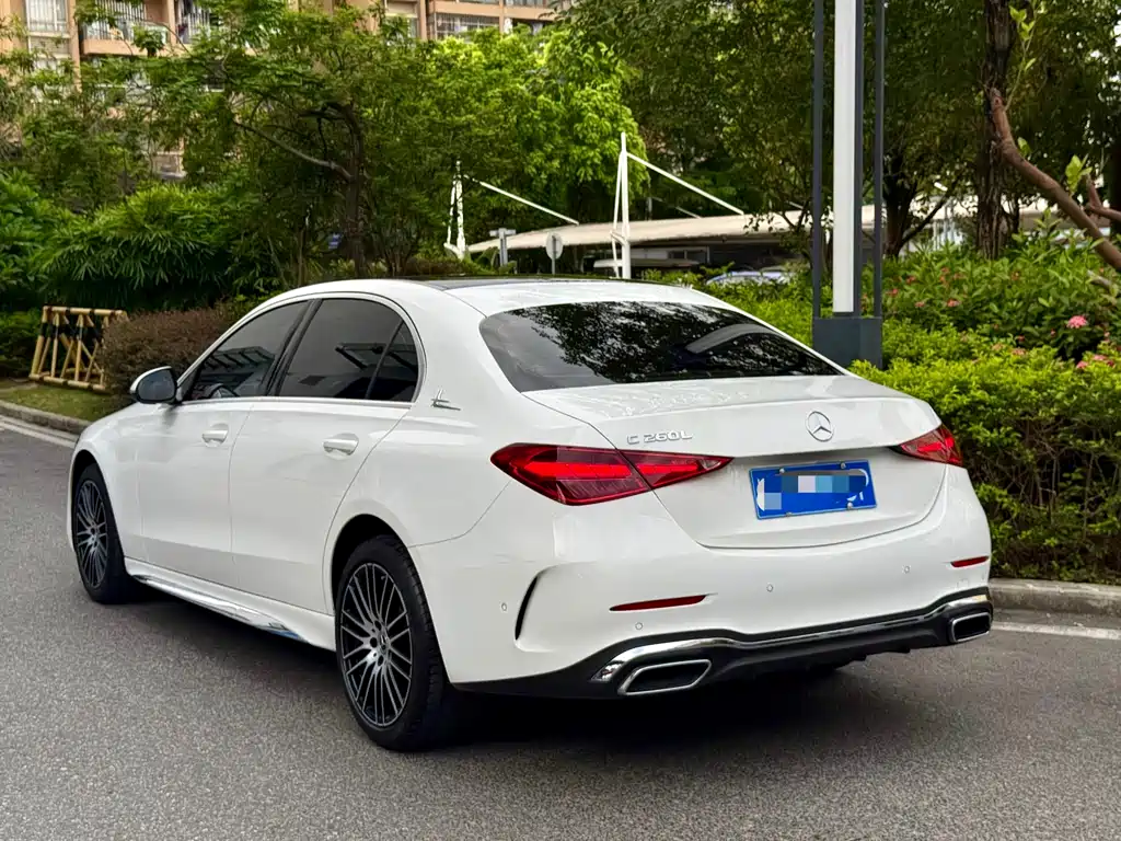 Mercedes-Benz C-Class 2023 — фото 3
