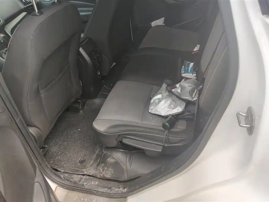 Ford Kuga 2015 — фото 11