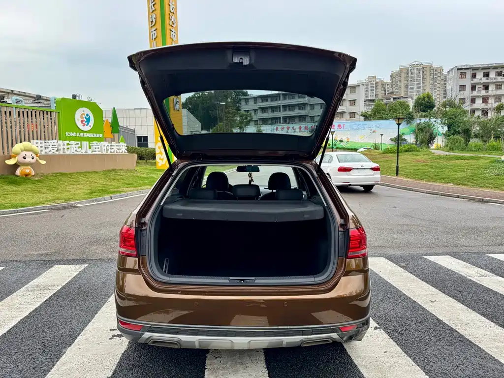 Volkswagen Cross Lavida 2018 — фото 16