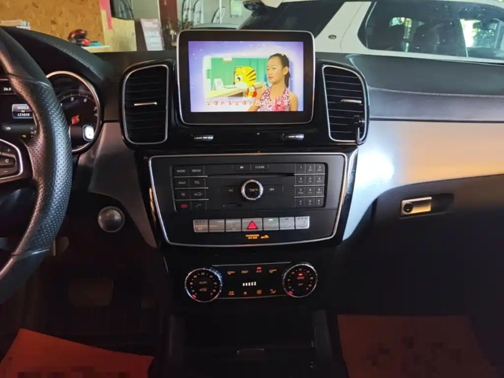 Mercedes-Benz GLE 2015 — фото 13