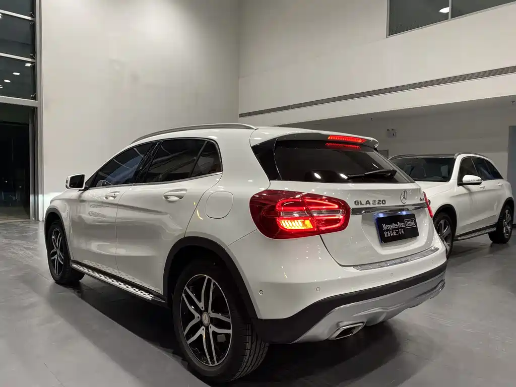 Mercedes-Benz GLA 2016 — фото 16