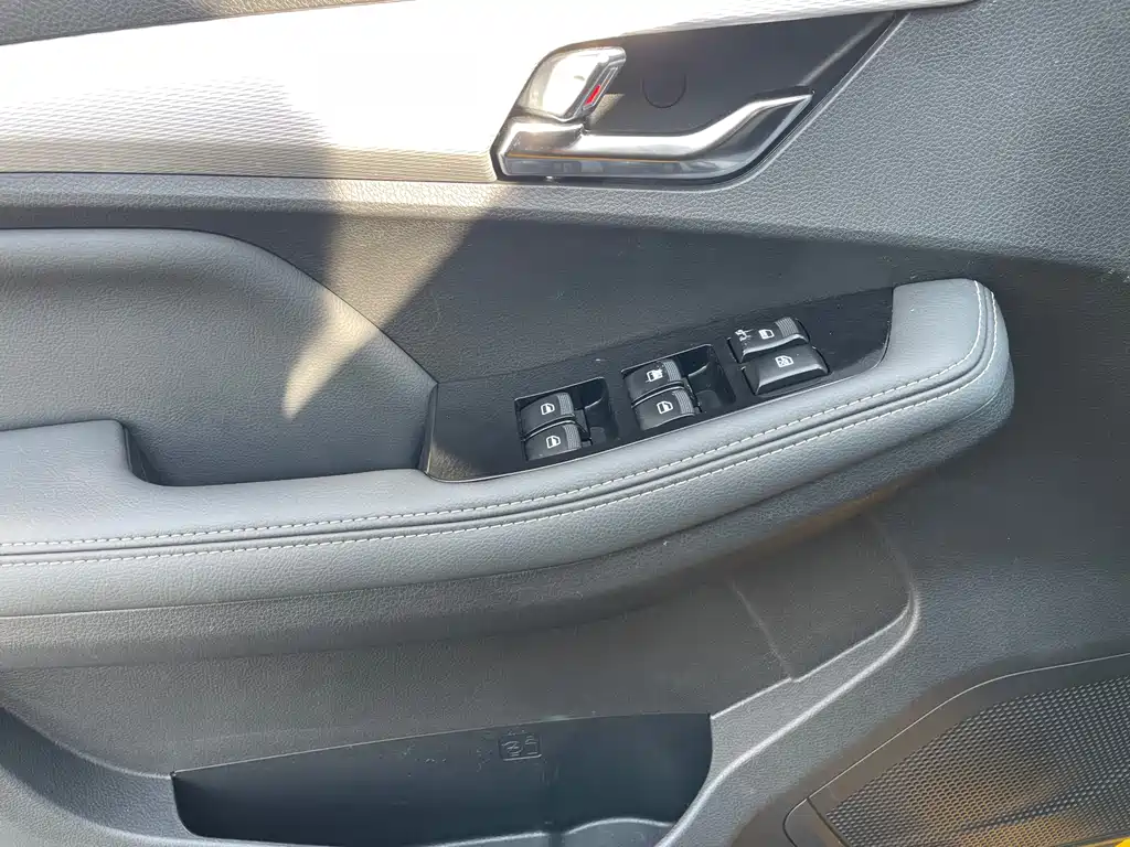 Isuzu RE-MAX Ruimai 2023 — фото 14