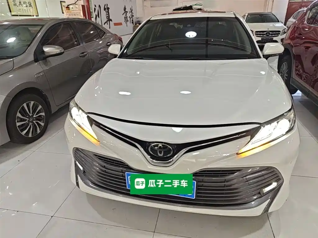 Toyota Camry 2019 — фото 3